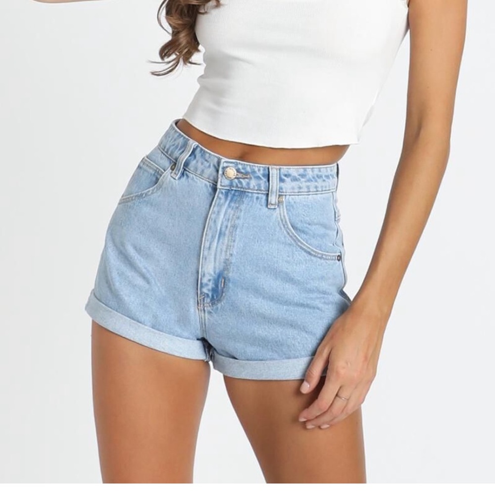 High waisted shorts from sofia Richie and rollas collection
